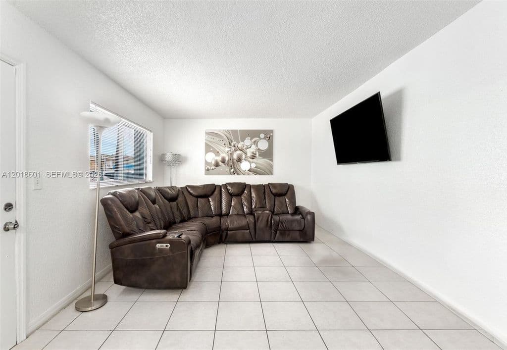 2-bedroom Condo — 5706 W 26th Ave #5706
