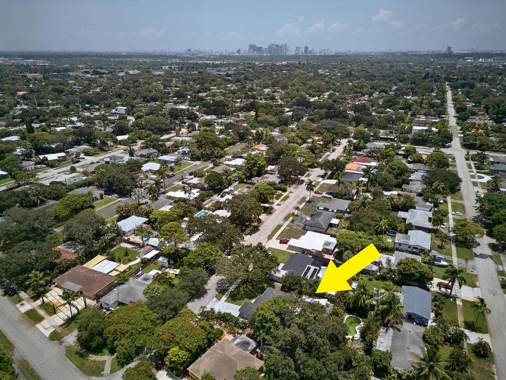 4-bedroom Single-Family Home — 3220 SW 16TH Court