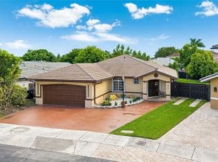 4+1 Müstakil ev — 7920 SW 163rd Pl, Miami, 33193
