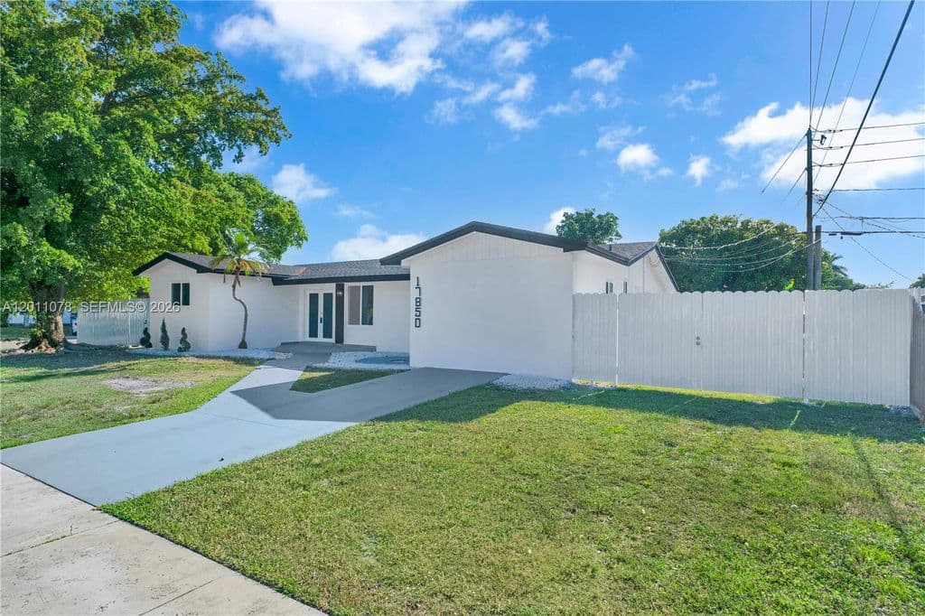 4+1 Mülk — 17850 SW 112th Ave