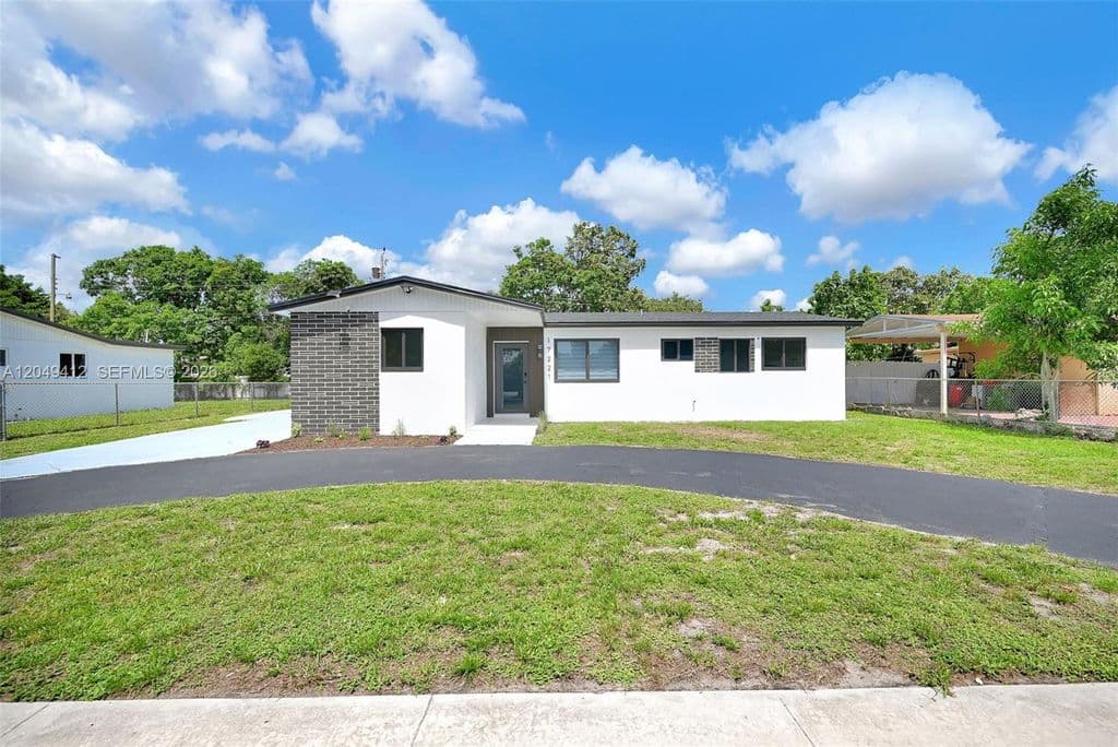 4-bedroom Single-Family Home — 17221 NW 24th Pl
