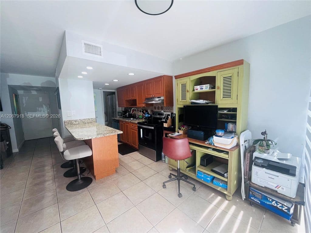 1-bedroom Condo — 9310 W Flagler St APT 110A