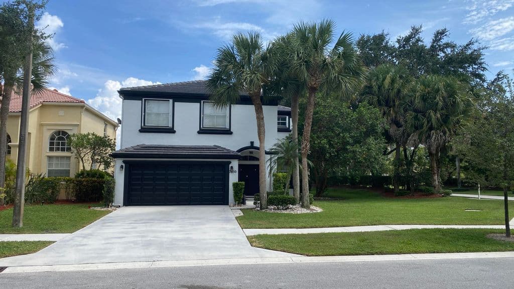 5-bedroom Single-Family Home — 7650 OAK GROVE Circle