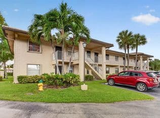 2-bedroom Condo — 5540 Lakeside Drive #102, Margate, 33063