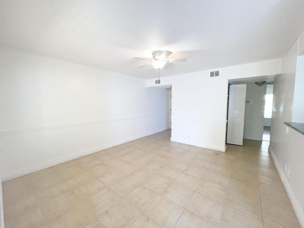 1+1 Condo — 815 W Boynton Beach Boulevard W #4-102