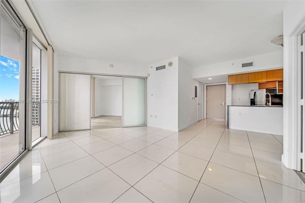 2-bedroom Condo — 1750 N Bayshore Dr APT 2001