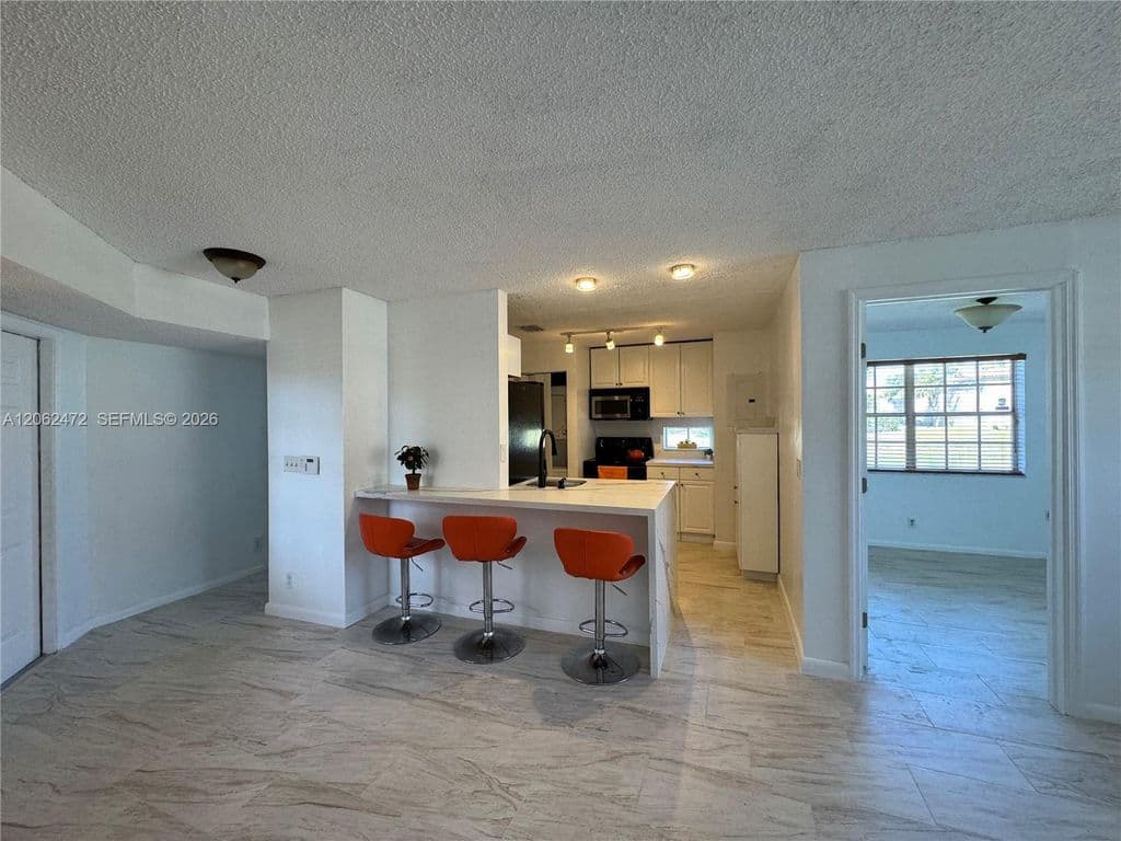 2-bedroom Condo — 8630 SW 3rd St APT 101