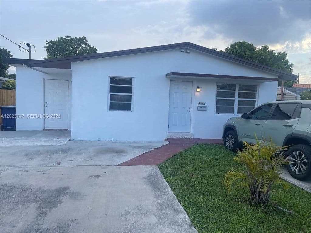 4-bedroom Property — 3410 SW 89th Ct