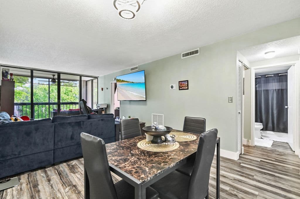 2+1 Condo — 8441 Forest Hills Drive #306
