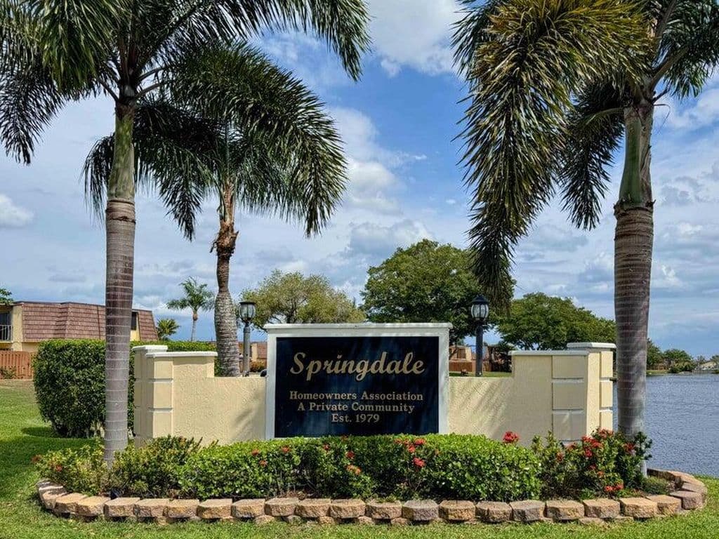 2-bedroom Property — 22 Springdale Circle