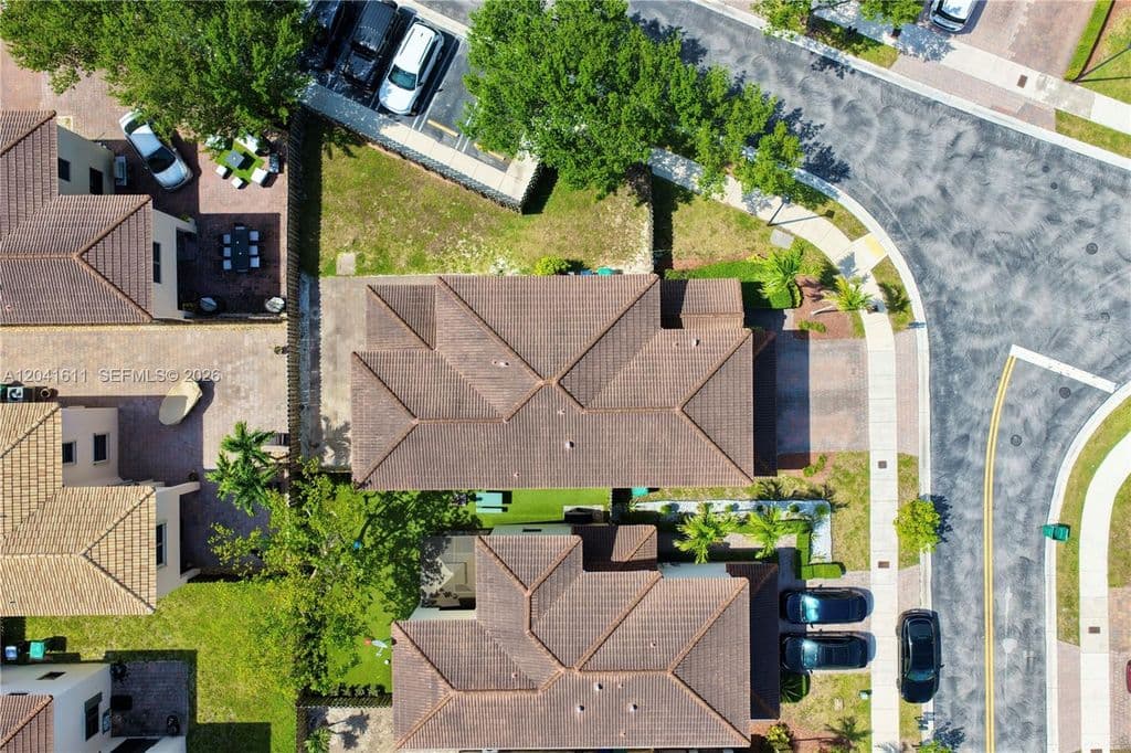 5-bedroom Single-Family Home — 22732 SW 92nd Pl