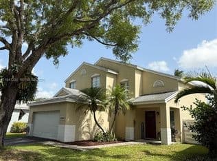 3+1 Müstakil ev — 14534 SW 144th Ter, Miami, 33186