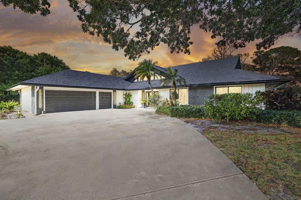 4+1 Müstakil ev — 6549 Eastpointe Pines Street