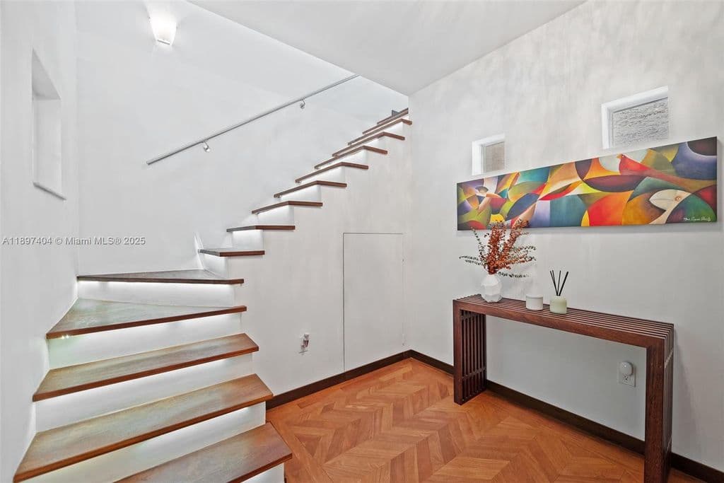 3+1 Mülk — 261 Navarre Ave #A-3
