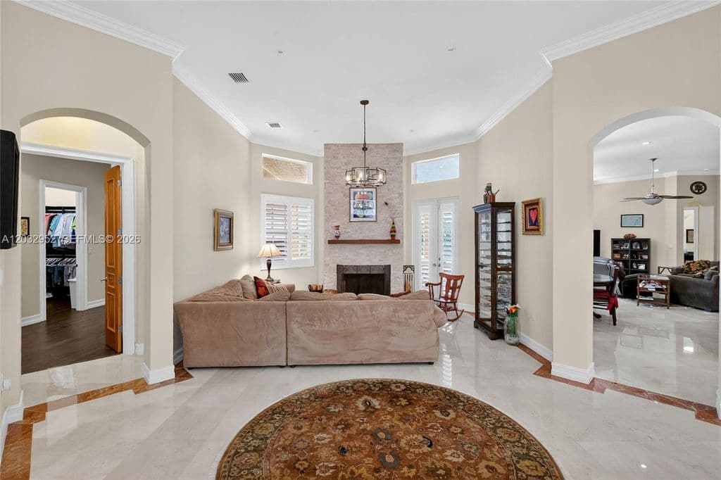 6-bedroom Single-Family Home — 8920 SW 162nd Ter