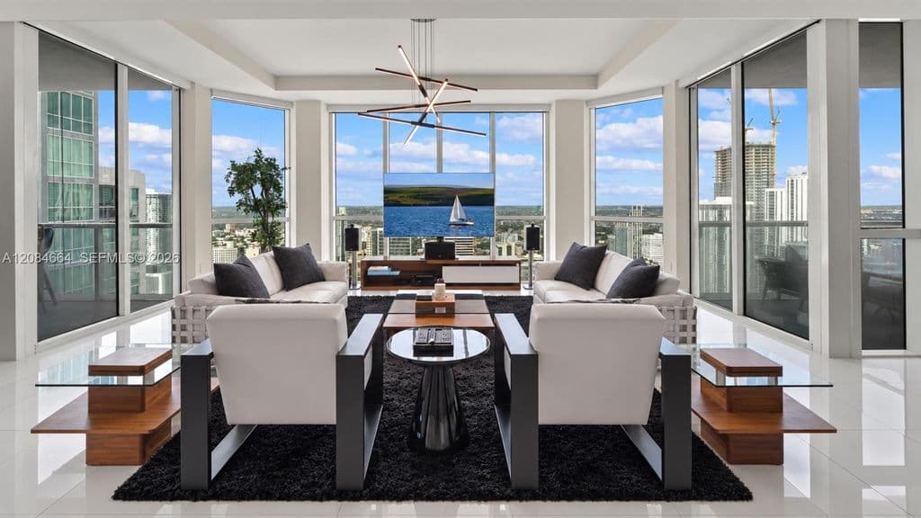 3+1 Condo — 244 Biscayne Blvd #Penthouse 4908