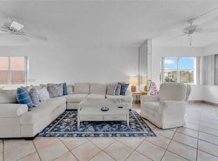 2+1 Condo — 9721 Sunrise Lakes Blvd APT 201, Sunrise, 33322