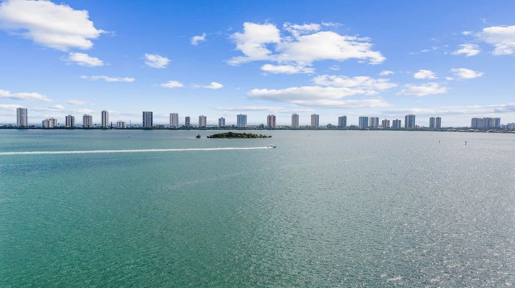 2+1 Condo — 110 SHORE Court #315