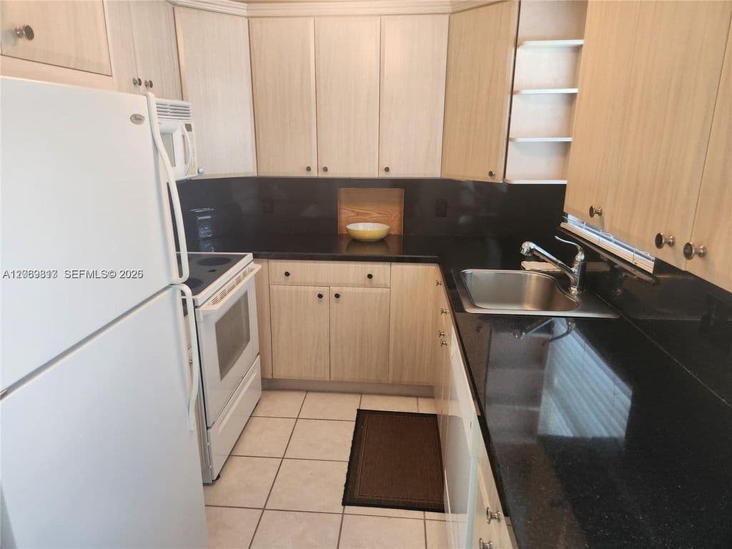 2+1 Condo — 524 Tilford #524-X