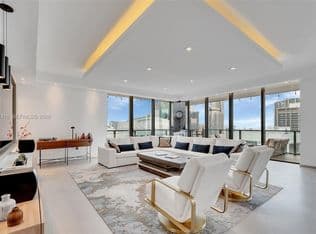 3+1 Condo — 68 SE 6th St APT 3911, Miami, 33131