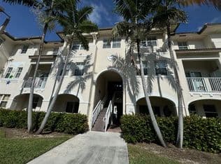 3-bedroom Condo — 11601 NW 89th St APT 106, Doral, 33178