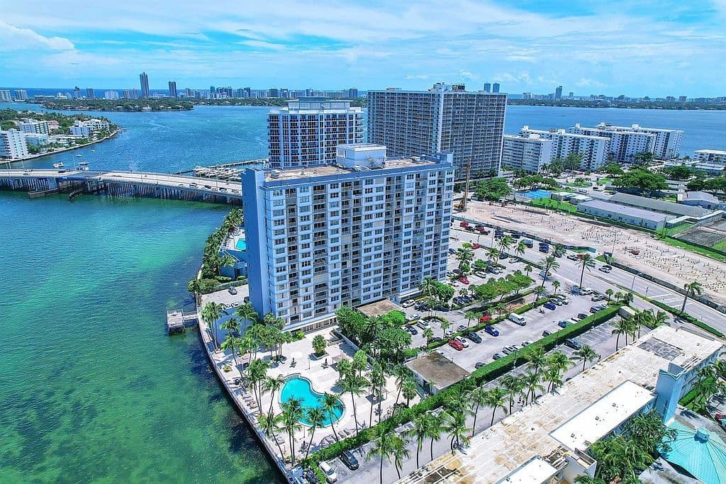 2+1 Condo — 1865 79th Street Cswy APT 15N