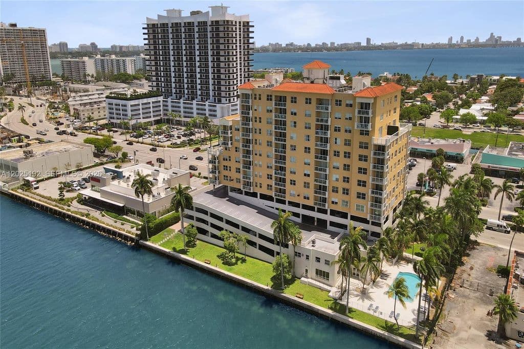 2+1 Condo — 1625 Kennedy Cswy APT 1207C