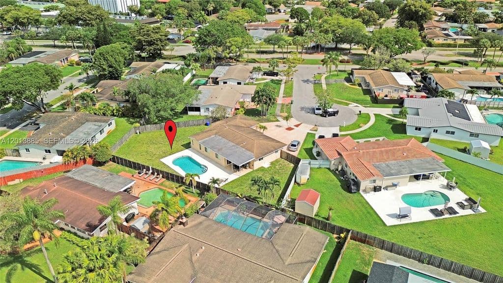 5+1 Müstakil ev — 1600 NW 120th Ave