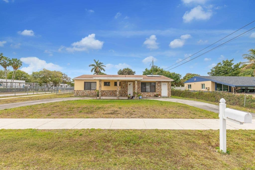 3-bedroom Single-Family Home — 6200 SW 18th St