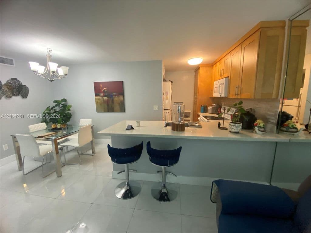 2-bedroom Condo — 2570 W 67th Pl APT 12-2