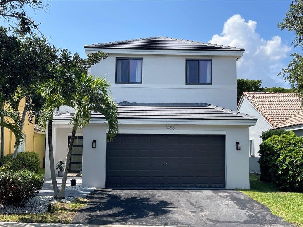 4-bedroom Single-Family Home — 1456 Sabal Trl