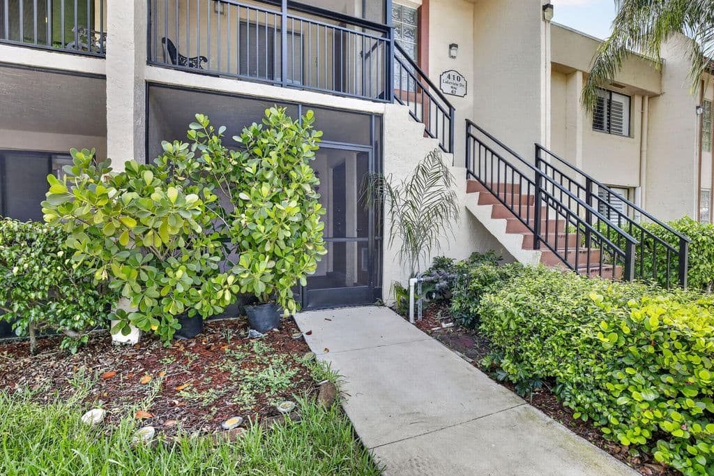 2-bedroom Condo — 410 Lakeview Drive #103