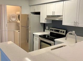 1+1 Condo — 12118 Saint Andrews Pl APT 107, Hollywood, 33025