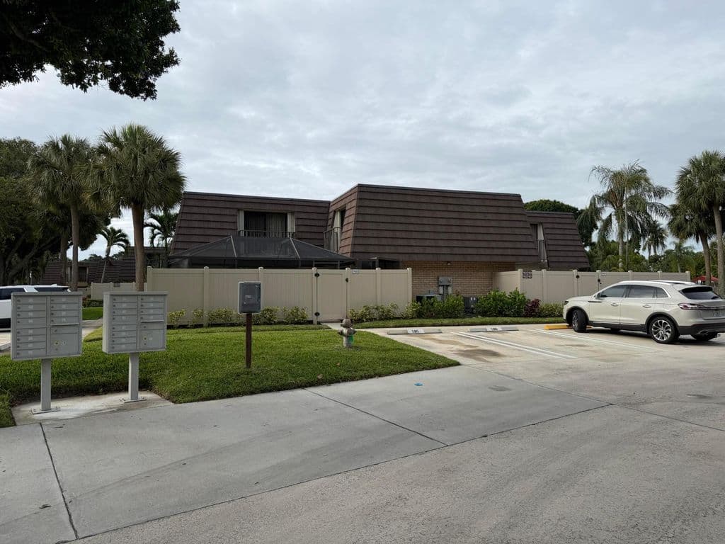 2-bedroom Property — 7622 N 76th Way #200