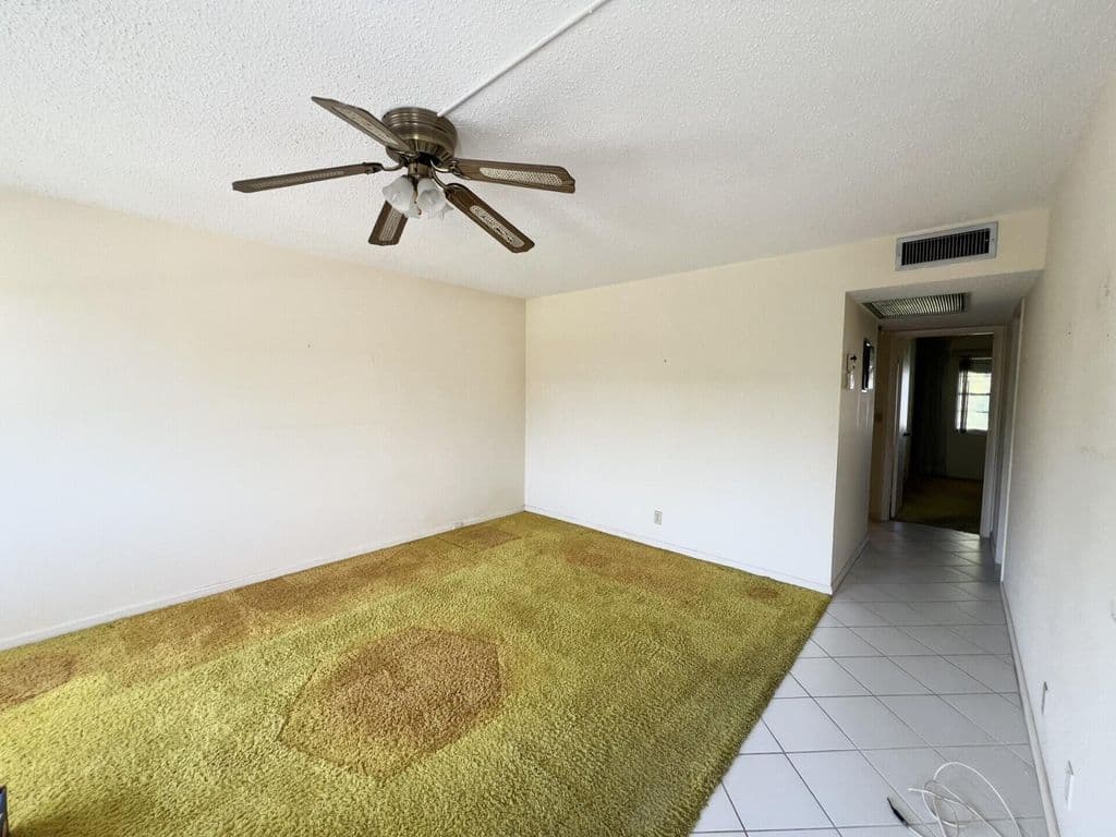 2+1 Condo — 392 Grantham F #392