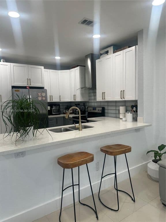 3+1 Mülk — 15775 SW 41st St #68