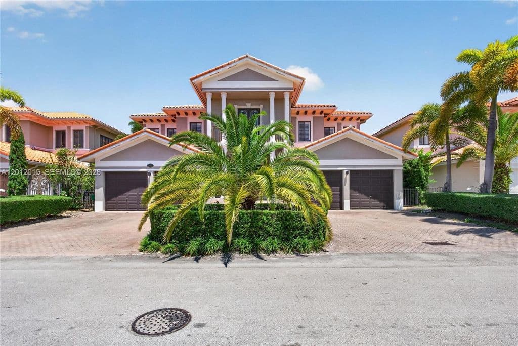 6+1 Müstakil ev — 18841 SW 74th Ct