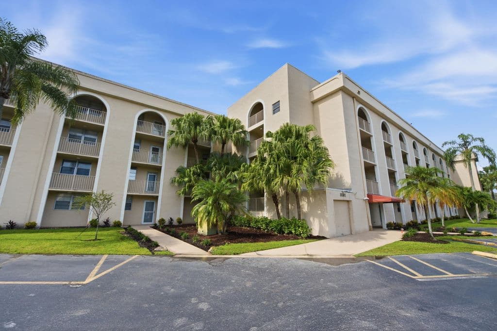 2+1 Condo — 3231 HOLIDAY SPRINGS Boulevard #205