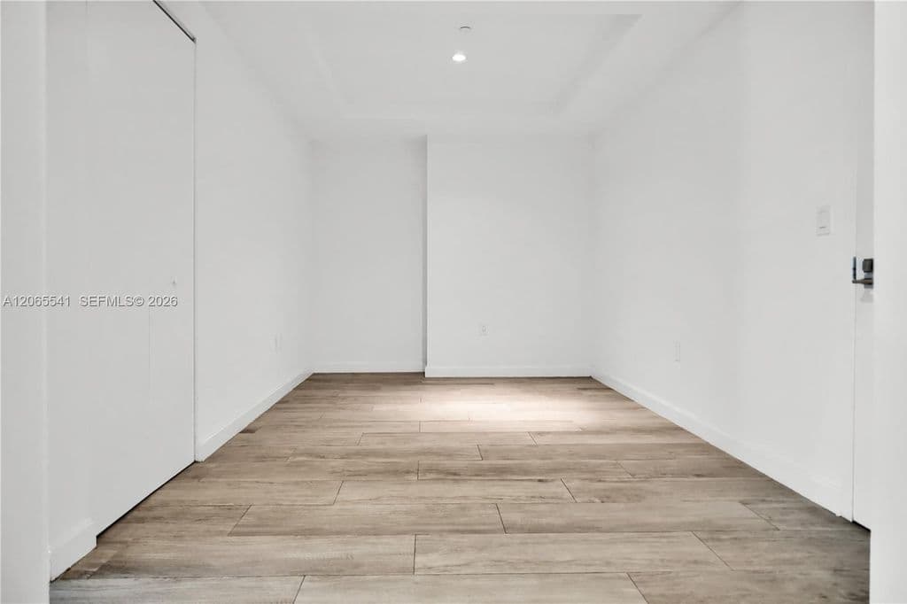 1-bedroom Condo — 55 SW 9th St Unit 3504
