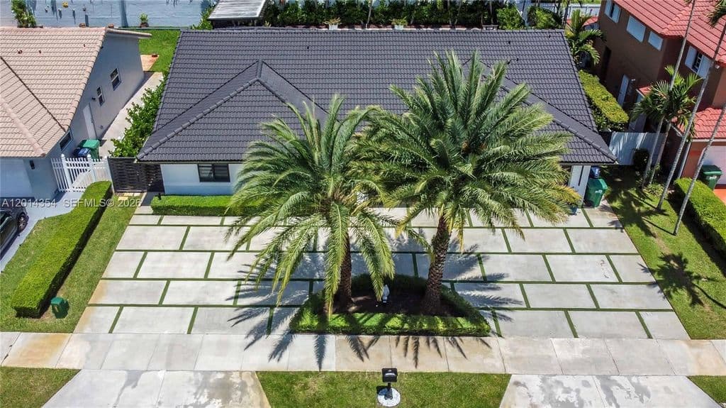 4+1 Müstakil ev — 14211 SW 31st St