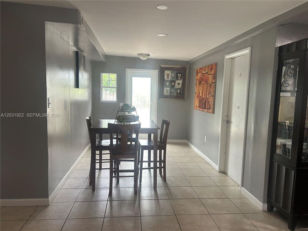 5-bedroom Single-Family Home — 5808 NW 20th St