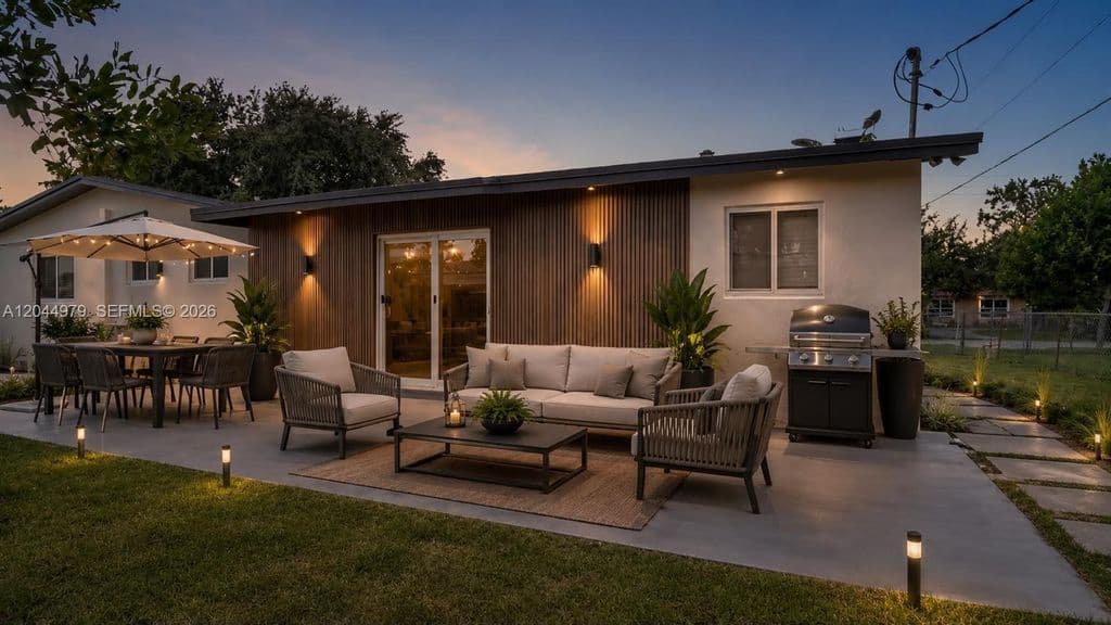 4+1 Müstakil ev — 211 SW 64th Ave