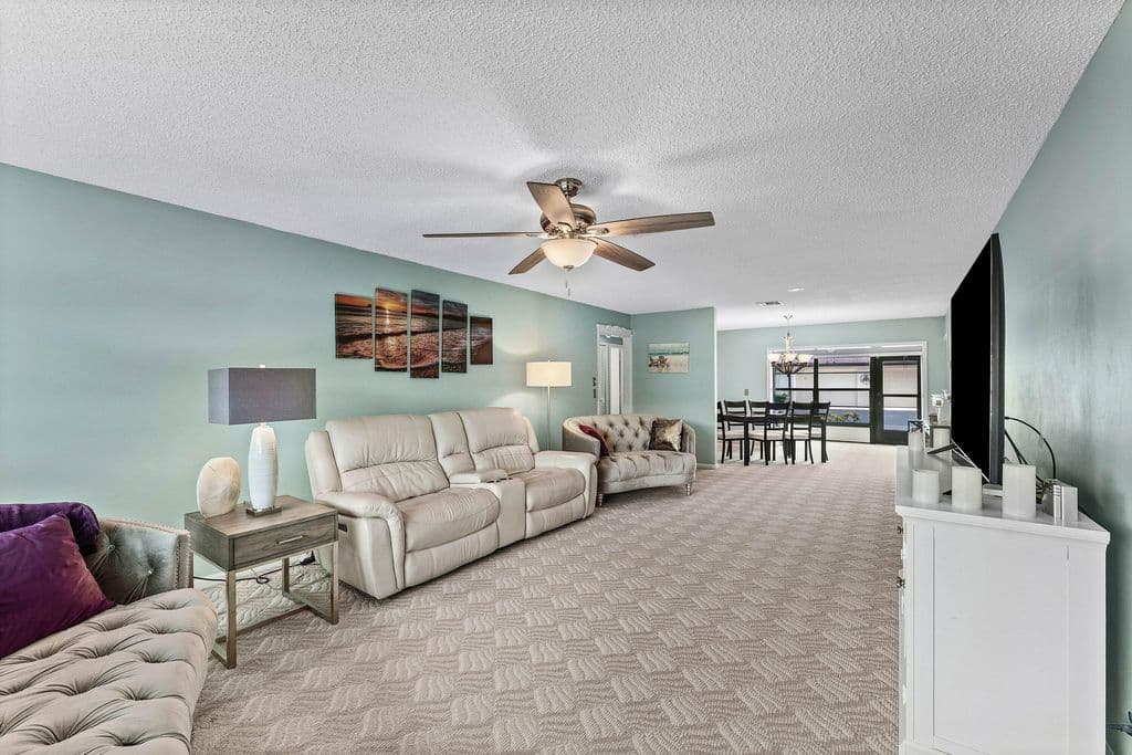 2-bedroom Condo — 4869 Equestrian Road #A