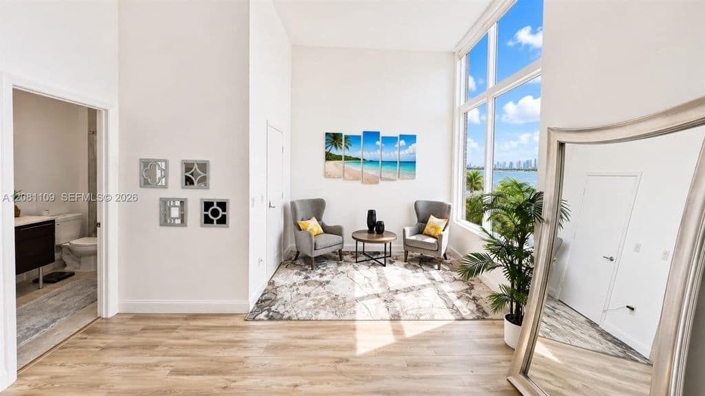 1+1 Condo — 1900 N Bayshore Dr APT 504