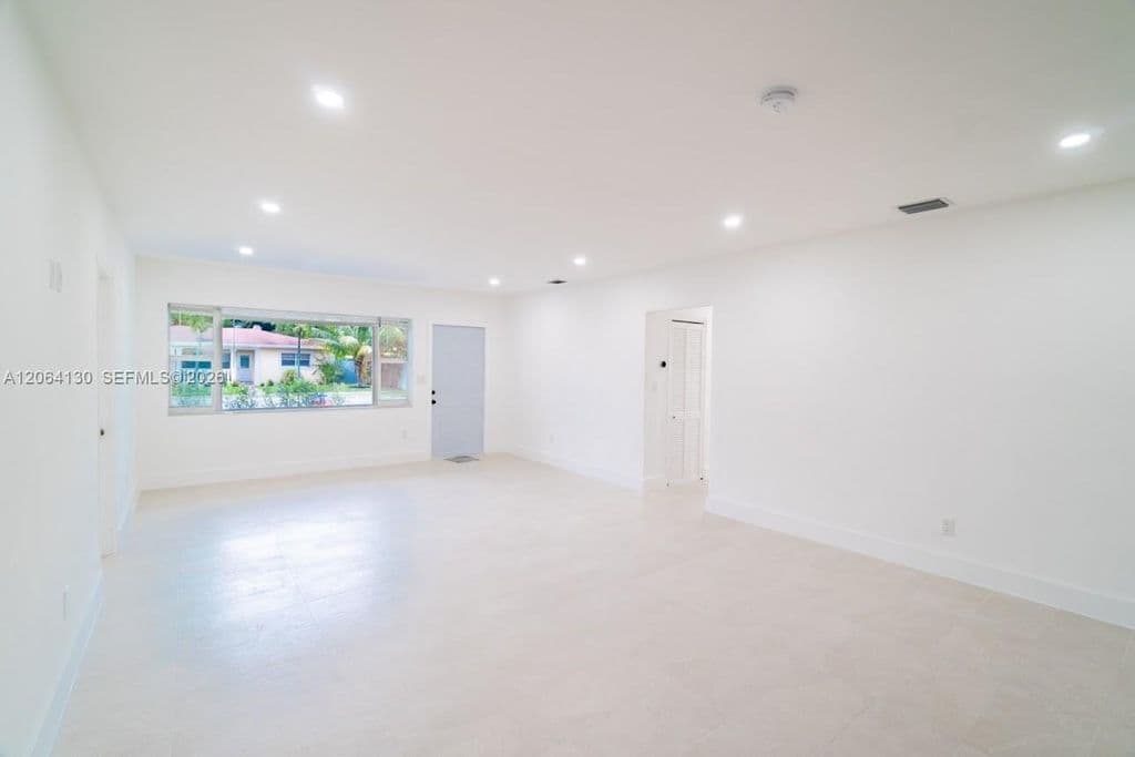 3-bedroom Single-Family Home — 320 NE 160th St