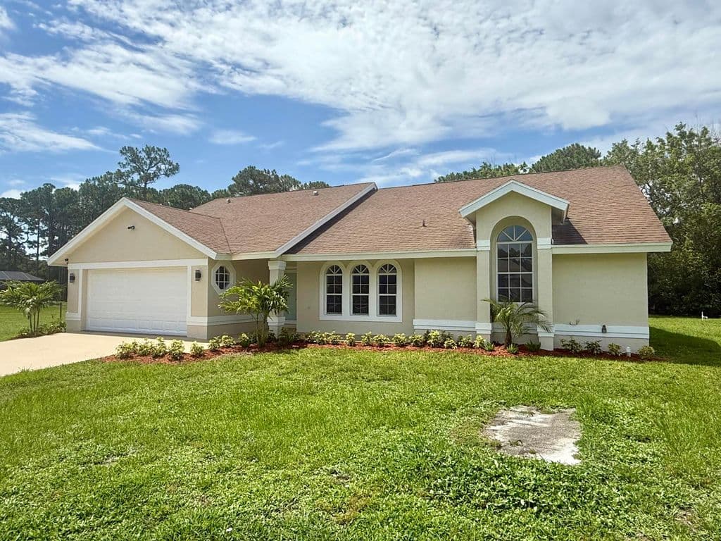 4-bedroom Single-Family Home — 14618 63rd Court N