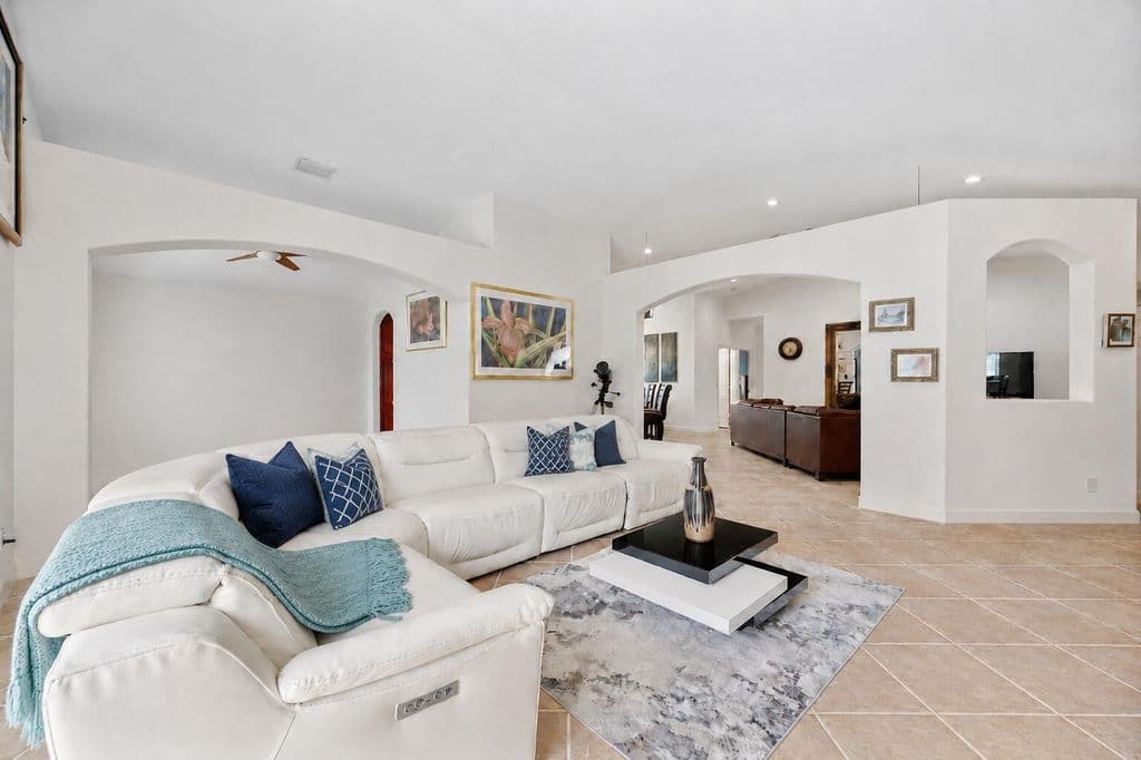 4-bedroom Single-Family Home — 14520 SW 37th Street