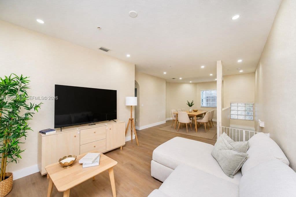 3+1 Mülk — 5600 NW 114th Pl APT 209