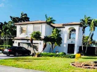 4+1 Müstakil ev — 15253 SW 138th Ter, Miami, 33196