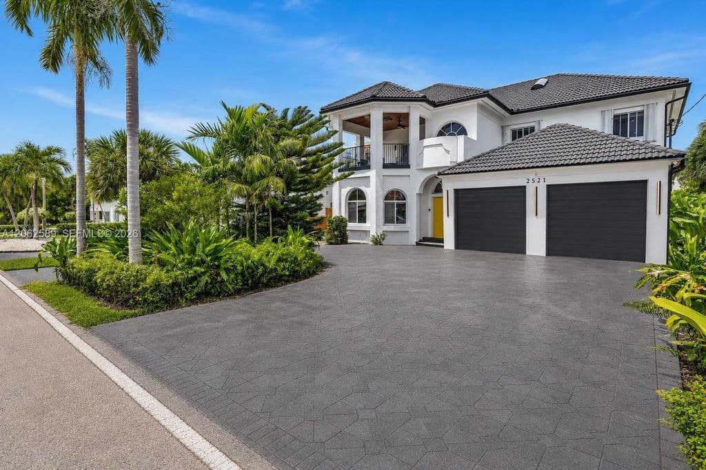 4-bedroom Single-Family Home — 2521 Center Ave